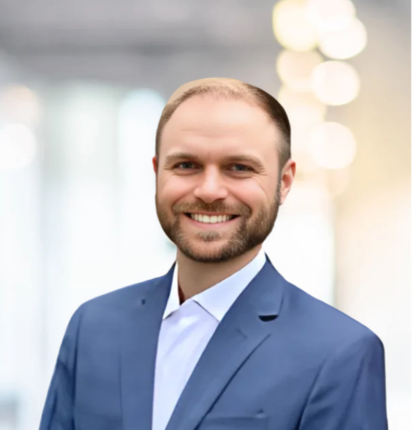 Portrait of Travis Cariveau